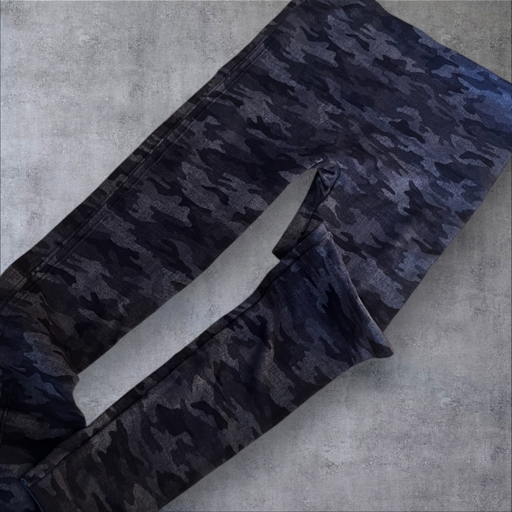 Spanx Look at me Now leggings: Camo size Medium